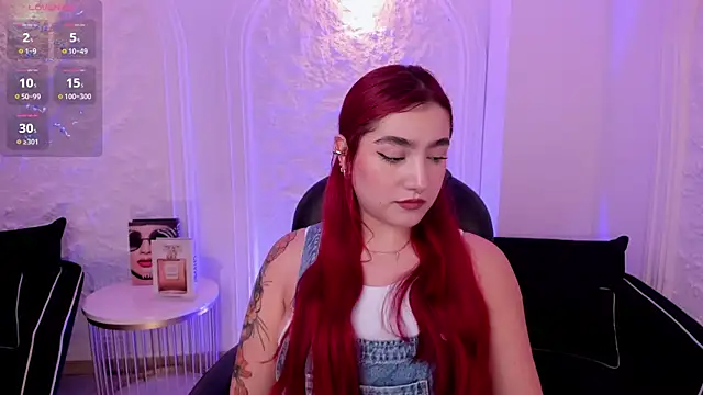 Snapshot of ViolettCastel chatting on October 16, 2025, 6:49 pm ViolettCastel online show from October 16, 2025, 6:49 pm