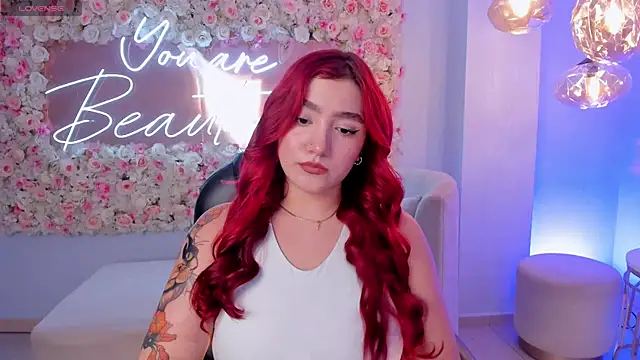 Snapshot of ViolettCastel chatting on March 18, 2025, 7:22 pm ViolettCastel online show from March 18, 2025, 7:22 pm