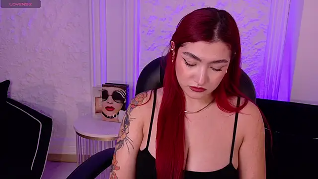 ViolettCastel online show from January 14, 2026, 7:39 pm