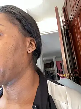 Snapshot of sweetsarabig22cm chatting on April 21, 2026, 1:50 pm sweetsarabig22cm online show from April 21, 2026, 1:50 pm
