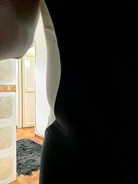 sweetsarabig22cm online show from September 20, 2025, 4:23 pm