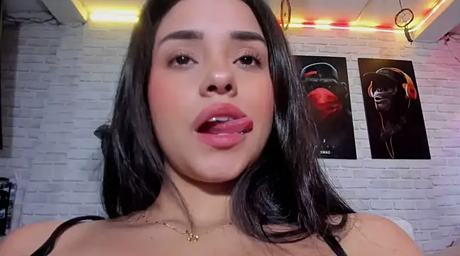 Snapshot of Kimmymadison- chatting on February 16, 2025, 8:21 am Kimmymadison- online show from February 16, 2025, 8:21 am