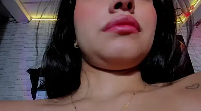 Snapshot of Kimmymadison- chatting on February 26, 2025, 10:47 pm Kimmymadison- online show from February 26, 2025, 10:47 pm