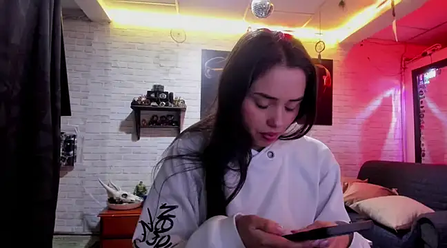 Snapshot of Kimmymadison- chatting on February 20, 2025, 3:45 am Kimmymadison- online show from February 20, 2025, 3:45 am