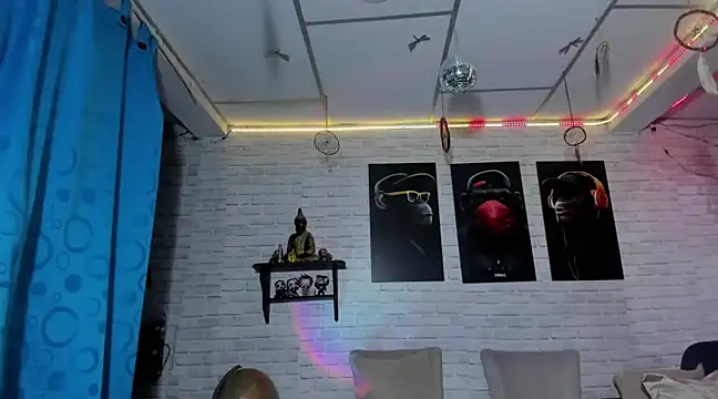 Snapshot of Kimmymadison- chatting on February 28, 2025, 9:33 pm Kimmymadison- online show from February 28, 2025, 9:33 pm