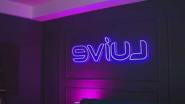 Snapshot of RaquelleVon chatting on March 22, 2025, 4:15 pm RaquelleVon online show from March 22, 2025, 4:15 pm