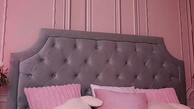 LucyAddison online show from October 21, 2025, 3:28 am