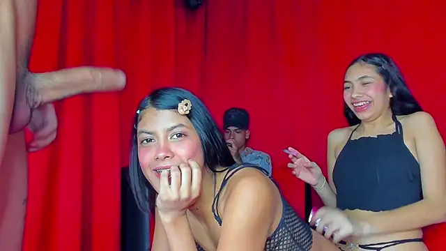 Snapshot of Extreme_Team8 chatting on November 15, 2025, 11:53 pm Extreme Team8 online show from November 15, 2025, 11:53 pm