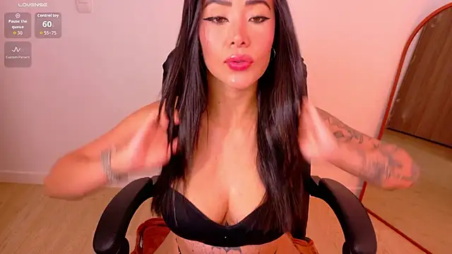 kim sojinn online show from February 7, 2026, 3:47 am