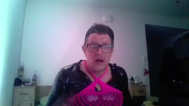 Bigthroaterboy online show from March 19, 2026, 4:12 am