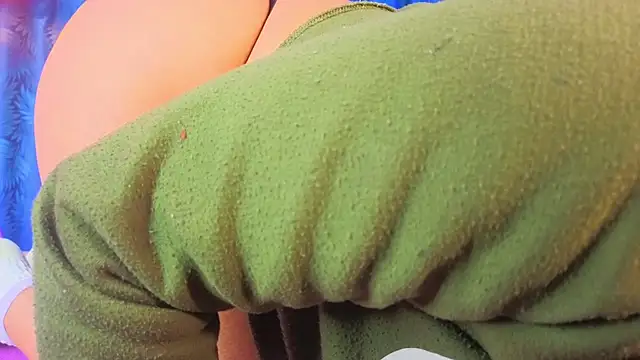 Snapshot of Cleo_luna chatting on February 18, 2026, 3:48 am Cleo luna online show from February 18, 2026, 3:48 am