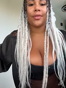 HaileyDiana online show from October 10, 2025, 3:02 pm