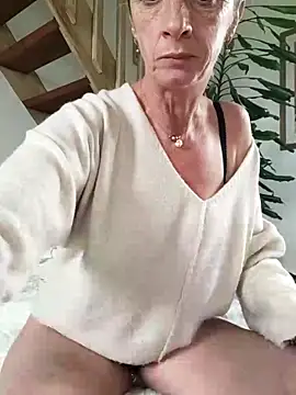 tatianasexymilf online show from October 10, 2025, 3:57 pm