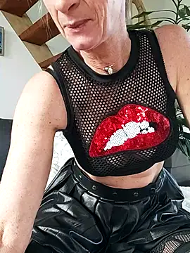 tatianasexymilf online show from October 7, 2025, 1:34 pm