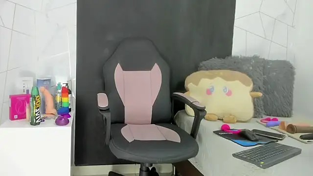 Snapshot of galatea_rous chatting on October 9, 2025, 7:58 pm galatea rous online show from October 9, 2025, 7:58 pm