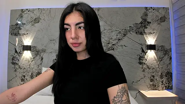 ANTONELLA  ROUSE  online show from March 12, 2025, 5:02 am