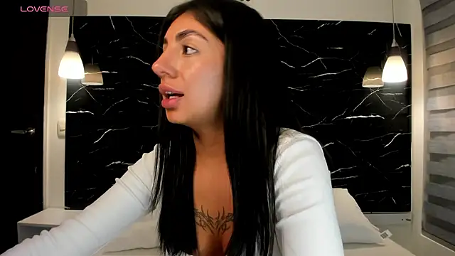 ANTONELLA  ROUSE  online show from March 15, 2025, 3:29 am