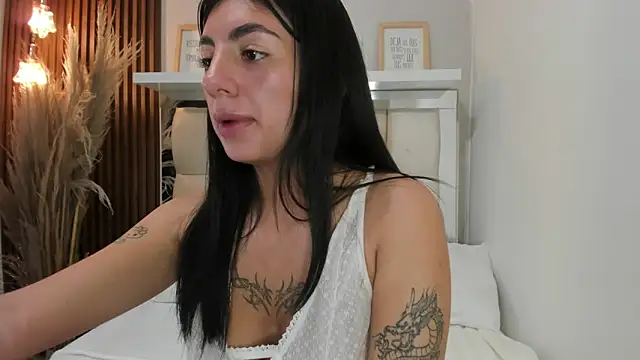 ANTONELLA  ROUSE  online show from March 20, 2025, 11:45 pm