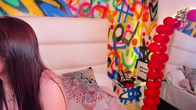 Liana Bernocchi online show from February 12, 2026, 8:19 pm