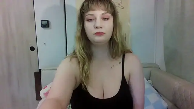 emerieskye20 online show from February 26, 2026, 6:41 pm