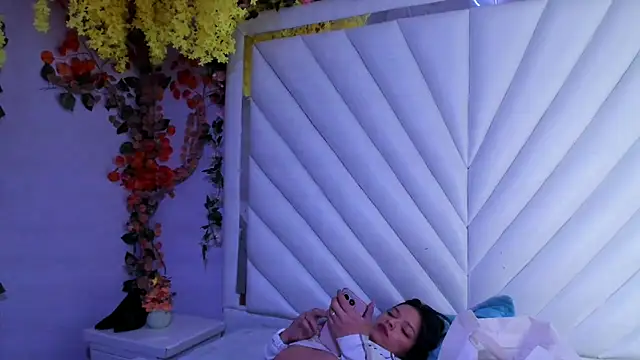 MaddyHudson online show from February 26, 2026, 8:53 pm