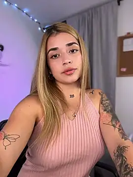 Snapshot of JoselinFlower_ chatting on March 2, 2026, 12:44 am JoselinFlower online show from March 2, 2026, 12:44 am