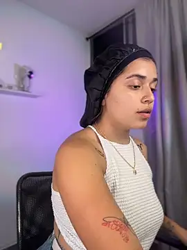 Snapshot of JoselinFlower_ chatting on December 19, 2025, 1:31 am JoselinFlower online show from December 19, 2025, 1:31 am