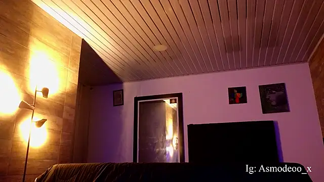 AsmodeoCox online show from April 15, 2026, 6:19 am