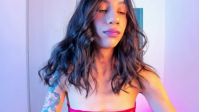 sofiaa grey  online show from April 12, 2026, 1:36 pm