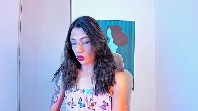 sofiaa grey  online show from April 2, 2026, 11:50 am