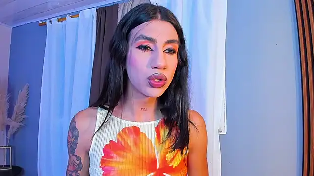 sofiaa grey  online show from November 1, 2025, 1:05 pm