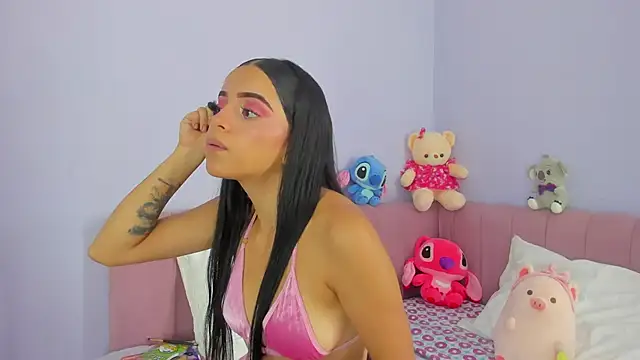 emilyclay 1 online show from December 2, 2024, 5:43 pm