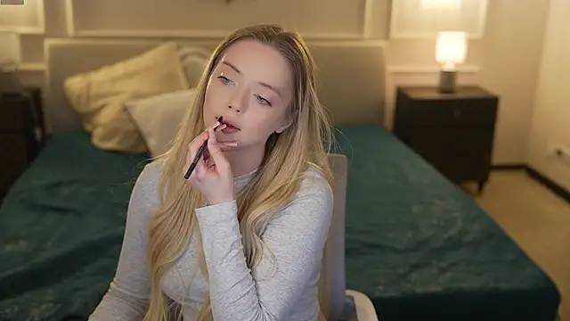 Cassy-Celestial  online show from December 14, 2025, 8:09 am