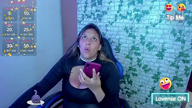 MIABOOBS   online show from November 17, 2025, 7:40 pm