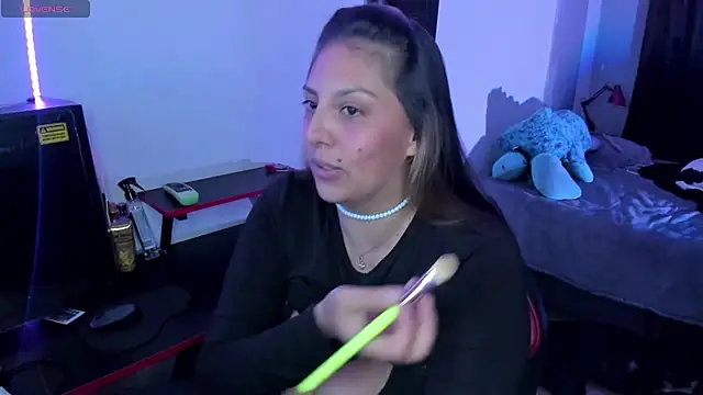 MIABOOBS   online show from October 1, 2025, 1:33 am