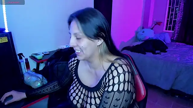 MIABOOBS   online show from October 10, 2025, 4:13 am