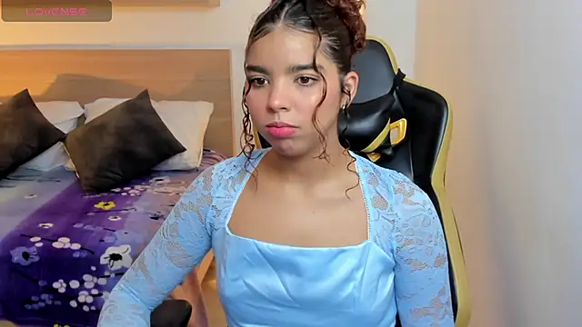 aurora rodriguez online show from February 13, 2025, 12:32 pm