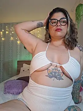 Snapshot of Juliietha_servas chatting on May 28, 2026, 11:32 pm Juliietha servas online show from May 28, 2026, 11:32 pm