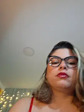 Snapshot of Juliietha_servas chatting on May 30, 2026, 11:43 pm Juliietha servas online show from May 30, 2026, 11:43 pm