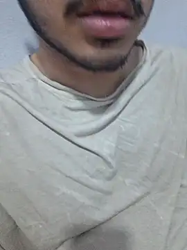 alesssterling online show from April 23, 2026, 7:04 pm