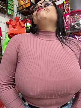 Snapshot of Sol_biglips chatting on July 5, 2026, 1:18 pm Sol biglips online show from July 5, 2026, 1:18 pm