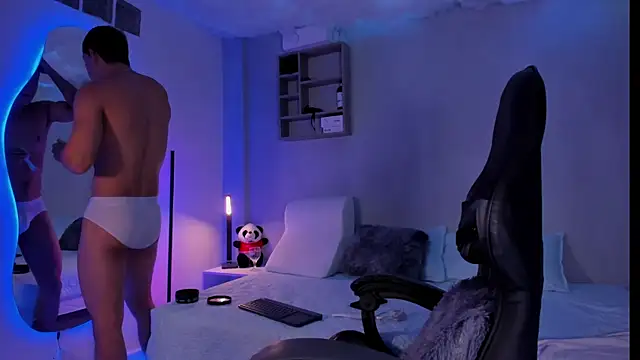 Snapshot of MarcoSullivan chatting on October 18, 2025, 12:07 pm MarcoSullivan online show from October 18, 2025, 12:07 pm