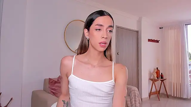 Emmavr online show from February 13, 2025, 8:45 pm