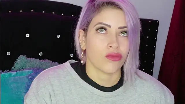 Natalia Montoya online show from March 24, 2026, 3:06 am