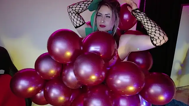 Natalia Montoya online show from October 26, 2025, 1:06 am