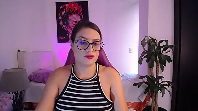 Snapshot of esmeraldaa230 chatting on February 18, 2026, 7:32 pm esmeraldaa230 online show from February 18, 2026, 7:32 pm