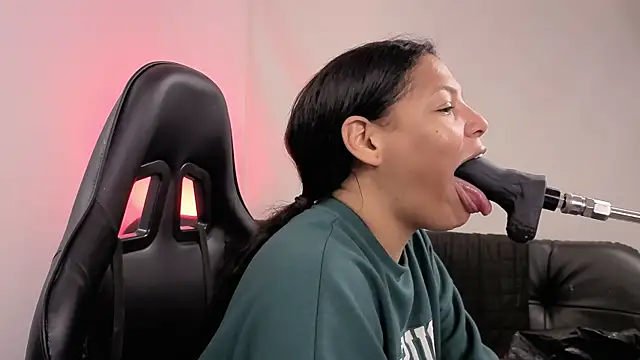 Anabel693 online show from December 19, 2025, 8:44 pm