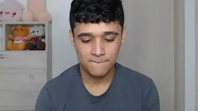 kaiine190 online show from November 30, 2025, 7:58 pm