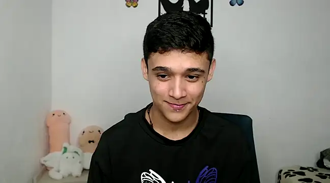 kaiine190 online show from February 12, 2025, 4:12 am