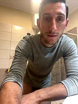 Gionnytav online show from November 3, 2025, 5:38 pm